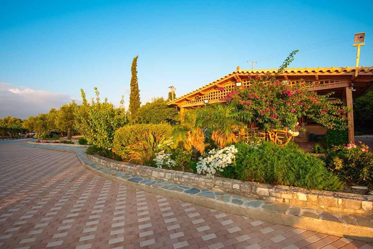 Stonehouse Olivelia - Afrathias Beach 팀파키 외부 사진